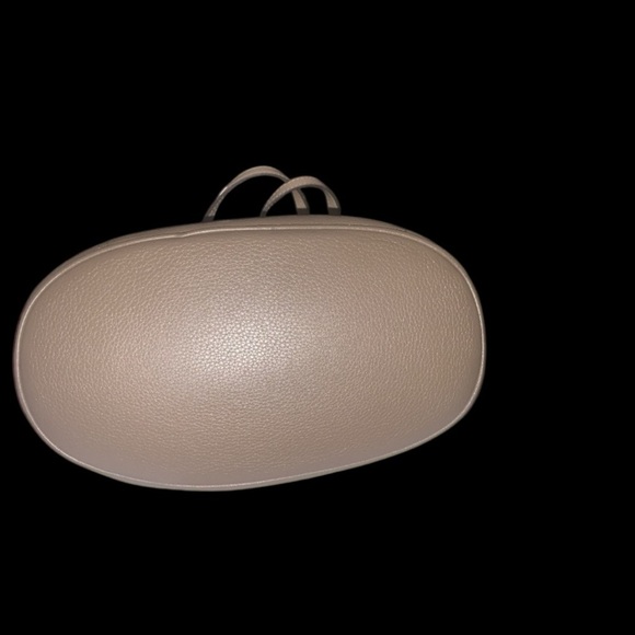 Michael kors-EUC-Jet Set Travel Tote Bag-10.5”x12”x6”-Retail $429 - Picture 4 of 5